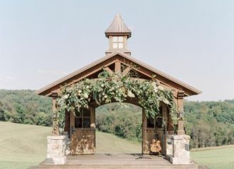 legacy on eighteen mile creek - wedding venue in buffalo ny region -pricing